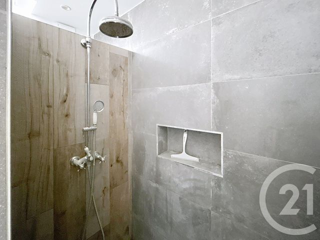 Appartement T4 à louer - 4 pièces - 81.13 m2 - REIMS - 51 - CHAMPAGNE-ARDENNE - Century 21 Martinot Immobilier