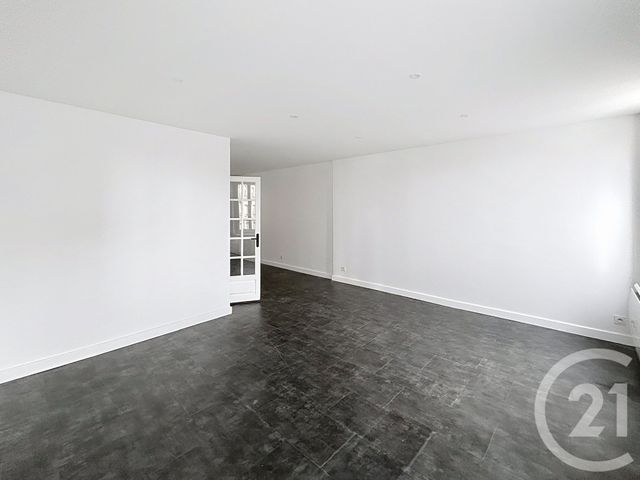 Appartement T4 à louer - 4 pièces - 81.13 m2 - REIMS - 51 - CHAMPAGNE-ARDENNE - Century 21 Martinot Immobilier