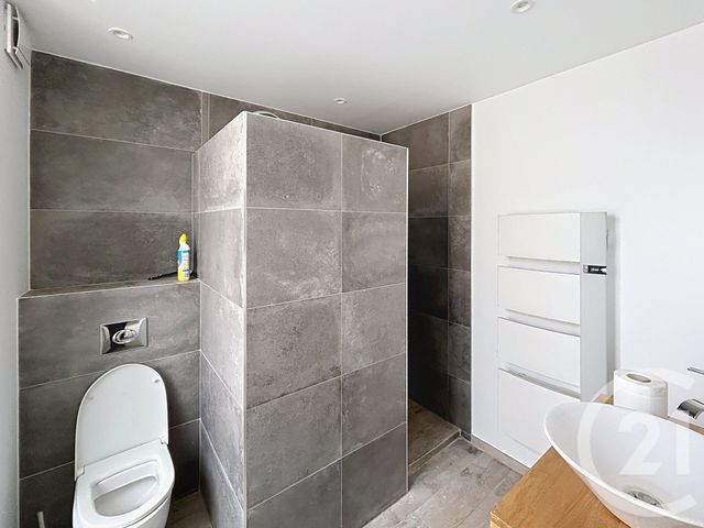 Appartement T4 à louer - 4 pièces - 81.13 m2 - REIMS - 51 - CHAMPAGNE-ARDENNE - Century 21 Martinot Immobilier