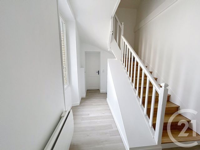 Appartement T4 à louer - 4 pièces - 81.13 m2 - REIMS - 51 - CHAMPAGNE-ARDENNE - Century 21 Martinot Immobilier