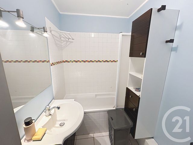 Appartement T2 à louer - 2 pièces - 44.16 m2 - REIMS - 51 - CHAMPAGNE-ARDENNE - Century 21 Martinot Immobilier