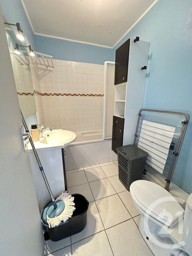 Appartement T2 à louer - 2 pièces - 44.16 m2 - REIMS - 51 - CHAMPAGNE-ARDENNE - Century 21 Martinot Immobilier