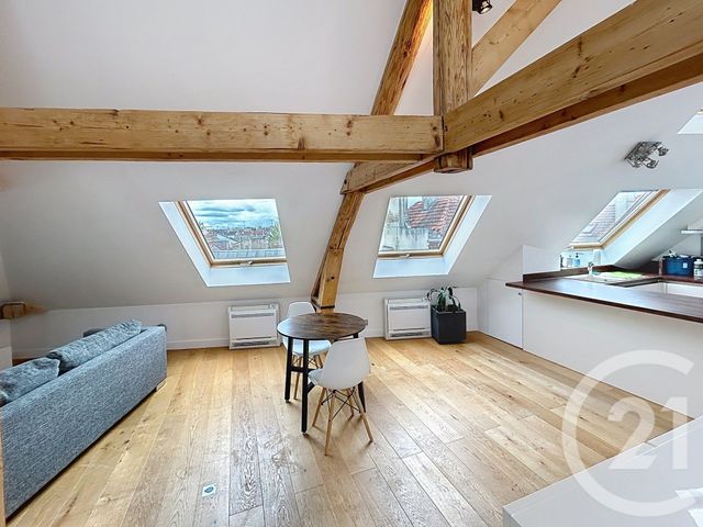 Appartement T2 à louer - 2 pièces - 55.56 m2 - REIMS - 51 - CHAMPAGNE-ARDENNE - Century 21 Martinot Immobilier