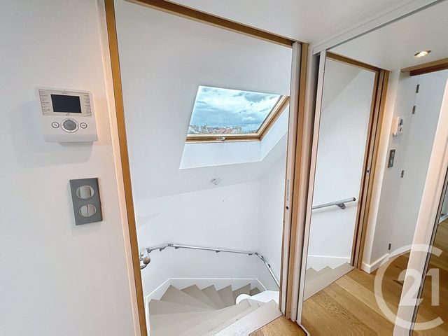 Appartement T2 à louer - 2 pièces - 55.56 m2 - REIMS - 51 - CHAMPAGNE-ARDENNE - Century 21 Martinot Immobilier