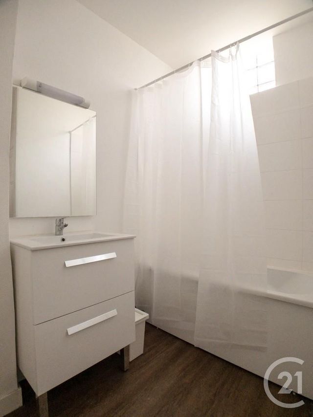 Appartement T2 à louer - 2 pièces - 31.16 m2 - REIMS - 51 - CHAMPAGNE-ARDENNE - Century 21 Martinot Immobilier