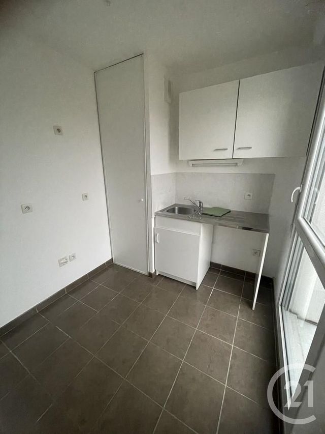 Appartement F2 à louer - 2 pièces - 40.0 m2 - REIMS - 51 - CHAMPAGNE-ARDENNE - Century 21 Martinot Immobilier