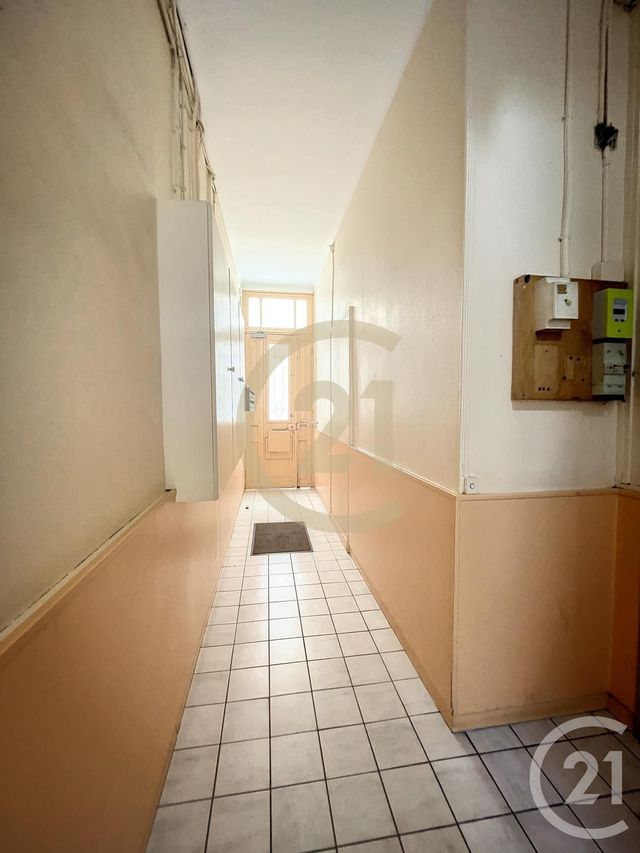 Appartement Studio à louer - 1 pièce - 29.0 m2 - REIMS - 51 - CHAMPAGNE-ARDENNE - Century 21 Martinot Immobilier