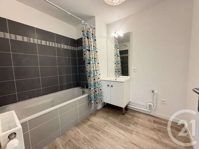 Appartement F3 à louer - 3 pièces - 61.46 m2 - REIMS - 51 - CHAMPAGNE-ARDENNE - Century 21 Martinot Immobilier
