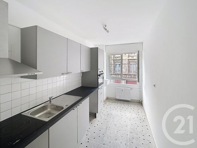 Appartement T5 à louer - 5 pièces - 110.57 m2 - REIMS - 51 - CHAMPAGNE-ARDENNE - Century 21 Martinot Immobilier