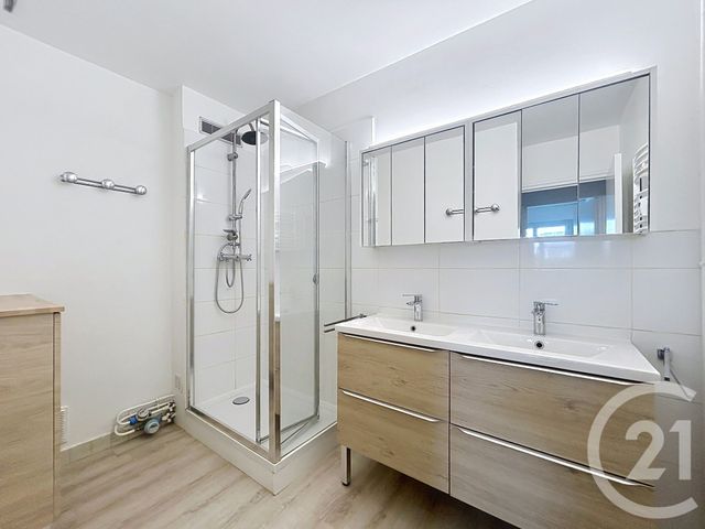 Appartement T5 à louer - 5 pièces - 110.57 m2 - REIMS - 51 - CHAMPAGNE-ARDENNE - Century 21 Martinot Immobilier