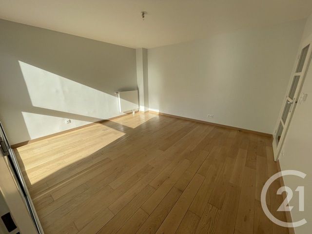 Appartement F1 à louer - 1 pièce - 35.6 m2 - REIMS - 51 - CHAMPAGNE-ARDENNE - Century 21 Martinot Immobilier