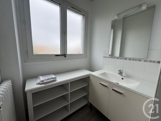 Appartement F3 à louer - 3 pièces - 68.2 m2 - REIMS - 51 - CHAMPAGNE-ARDENNE - Century 21 Martinot Immobilier
