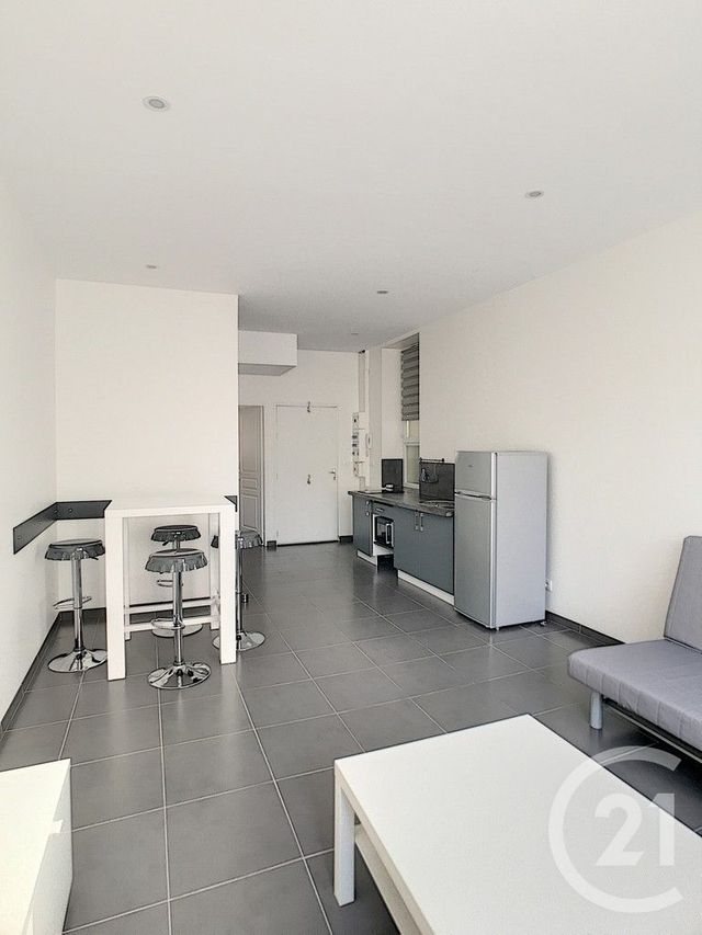 Appartement F2 à louer - 2 pièces - 35.7 m2 - REIMS - 51 - CHAMPAGNE-ARDENNE - Century 21 Martinot Immobilier