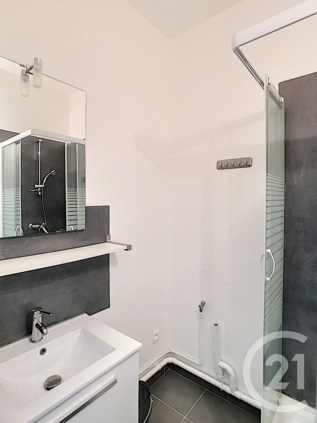 Appartement F2 à louer - 2 pièces - 35.7 m2 - REIMS - 51 - CHAMPAGNE-ARDENNE - Century 21 Martinot Immobilier