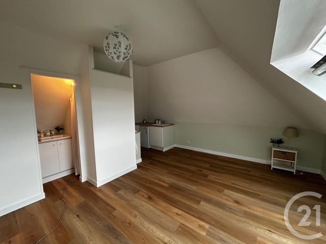 Appartement Studio à louer - 1 pièce - 14.81 m2 - REIMS - 51 - CHAMPAGNE-ARDENNE - Century 21 Martinot Immobilier
