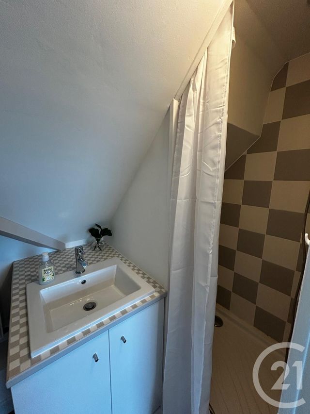 Appartement Studio à louer - 1 pièce - 14.81 m2 - REIMS - 51 - CHAMPAGNE-ARDENNE - Century 21 Martinot Immobilier