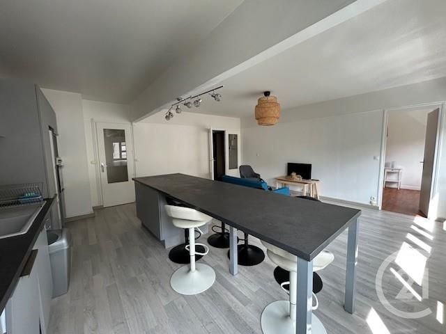 Appartement T4 à louer - 3 pièces - 74.0 m2 - REIMS - 51 - CHAMPAGNE-ARDENNE - Century 21 Martinot Immobilier