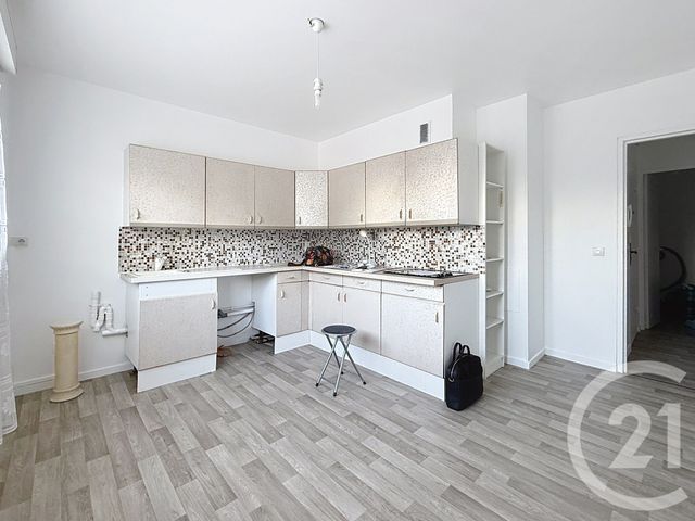Appartement T2 à louer - 2 pièces - 59.54 m2 - REIMS - 51 - CHAMPAGNE-ARDENNE - Century 21 Martinot Immobilier