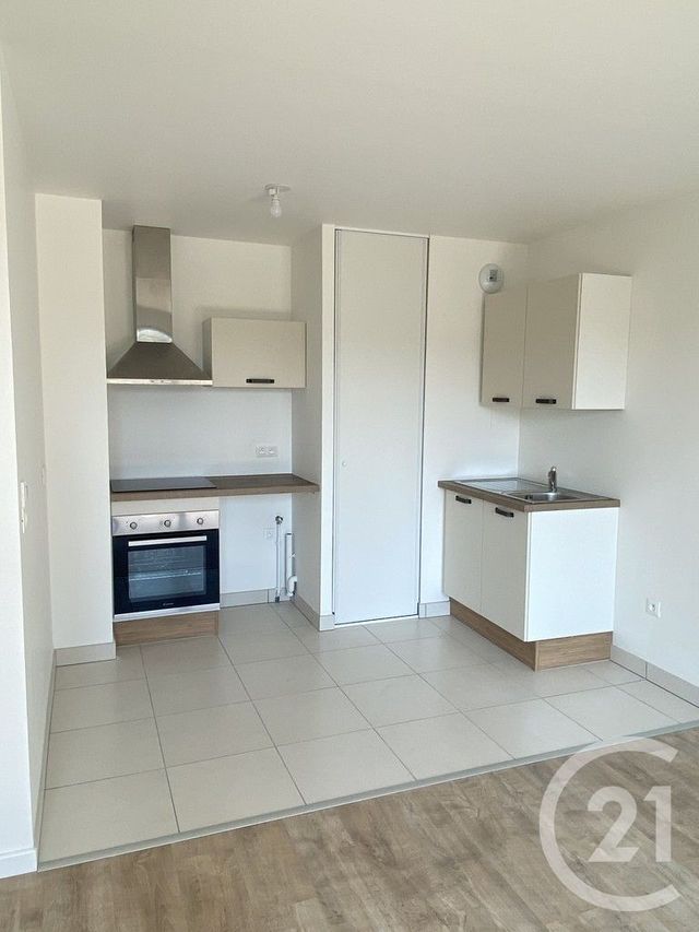 Appartement T2 à louer - 2 pièces - 41.2 m2 - REIMS - 51 - CHAMPAGNE-ARDENNE - Century 21 Martinot Immobilier