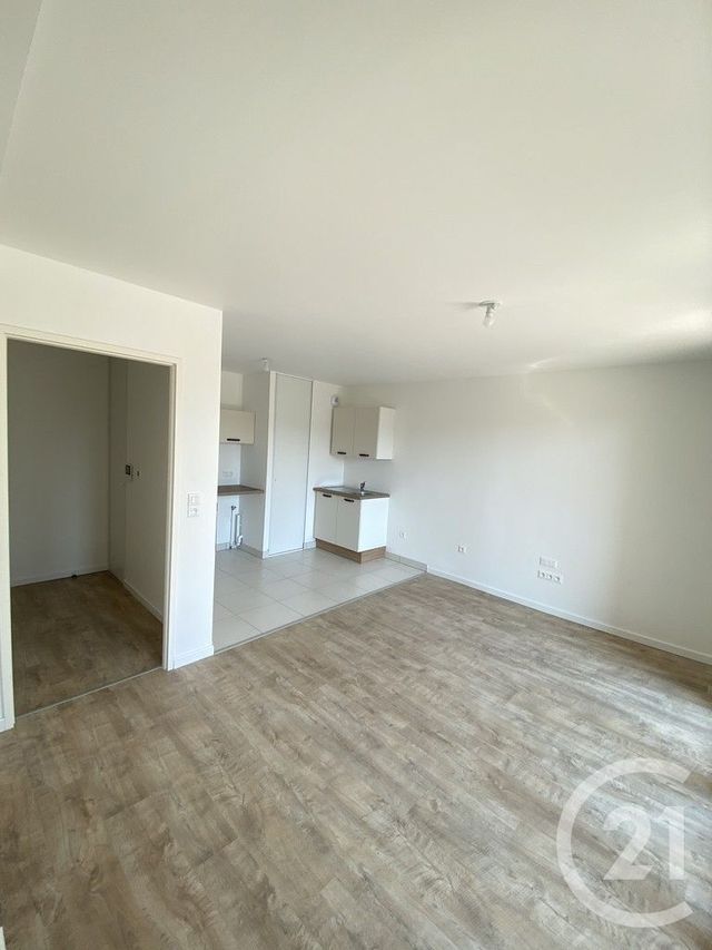 Appartement T2 à louer - 2 pièces - 41.2 m2 - REIMS - 51 - CHAMPAGNE-ARDENNE - Century 21 Martinot Immobilier