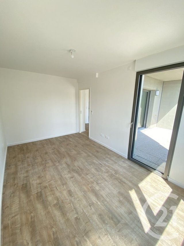 Appartement T2 à louer - 2 pièces - 41.2 m2 - REIMS - 51 - CHAMPAGNE-ARDENNE - Century 21 Martinot Immobilier