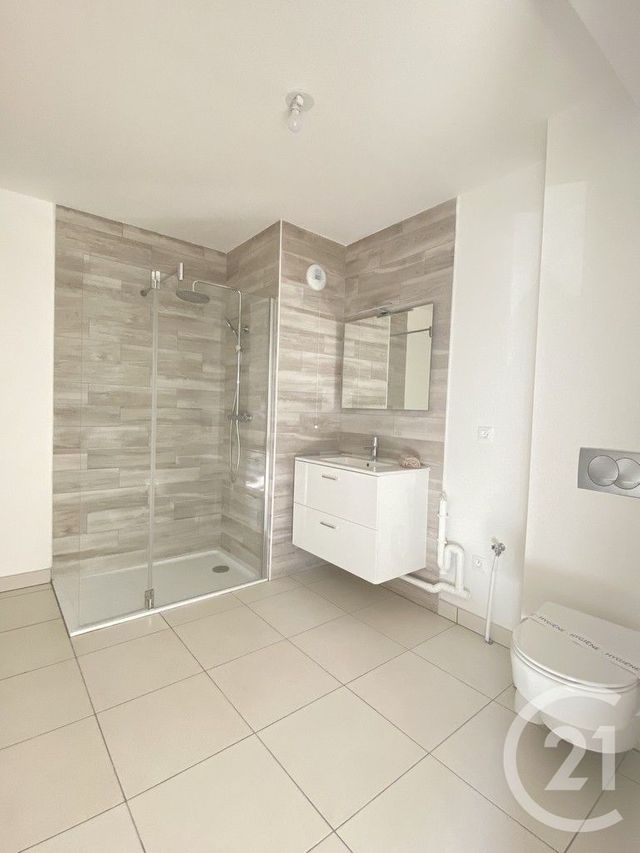 Appartement T2 à louer - 2 pièces - 41.2 m2 - REIMS - 51 - CHAMPAGNE-ARDENNE - Century 21 Martinot Immobilier