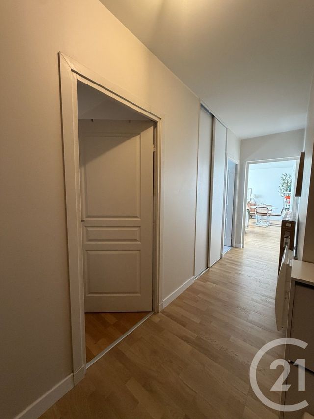 Appartement F3 à louer - 3 pièces - 77.0 m2 - REIMS - 51 - CHAMPAGNE-ARDENNE - Century 21 Martinot Immobilier