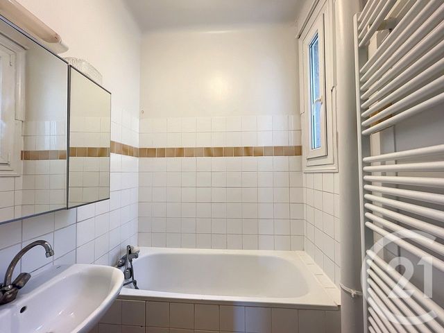 Appartement T3 à louer - 3 pièces - 51.04 m2 - REIMS - 51 - CHAMPAGNE-ARDENNE - Century 21 Martinot Immobilier