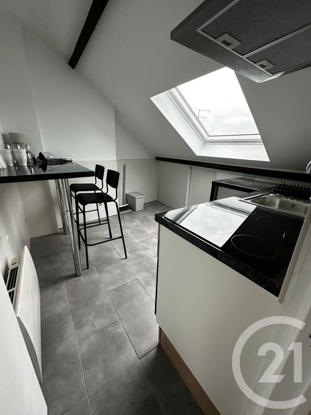 Appartement T1 à louer - 2 pièces - 28.0 m2 - REIMS - 51 - CHAMPAGNE-ARDENNE - Century 21 Martinot Immobilier