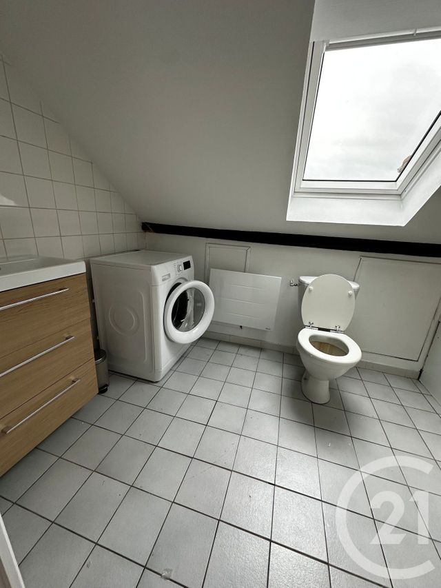 Appartement T1 à louer - 2 pièces - 28.0 m2 - REIMS - 51 - CHAMPAGNE-ARDENNE - Century 21 Martinot Immobilier