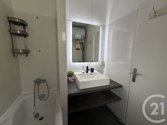 Appartement F3 à louer - 3 pièces - 64.0 m2 - REIMS - 51 - CHAMPAGNE-ARDENNE - Century 21 Martinot Immobilier