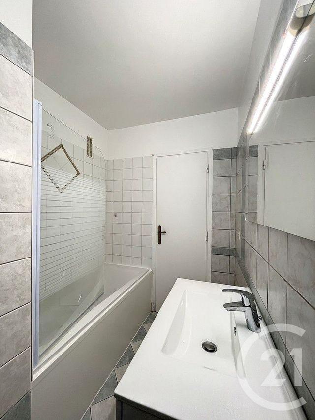 Appartement F3 à louer - 3 pièces - 75.64 m2 - REIMS - 51 - CHAMPAGNE-ARDENNE - Century 21 Martinot Immobilier