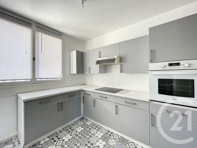 Appartement F3 à louer - 3 pièces - 75.64 m2 - REIMS - 51 - CHAMPAGNE-ARDENNE - Century 21 Martinot Immobilier