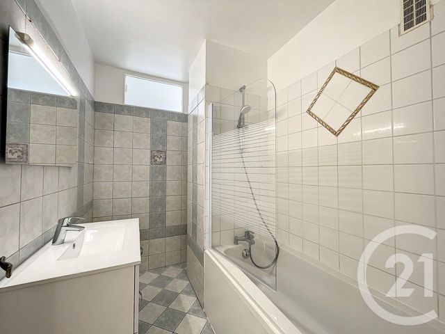 Appartement F3 à louer - 3 pièces - 75.64 m2 - REIMS - 51 - CHAMPAGNE-ARDENNE - Century 21 Martinot Immobilier