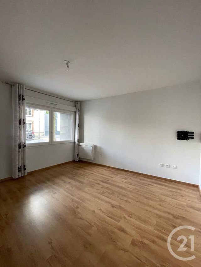 Appartement Studio à louer - 1 pièce - 34.0 m2 - REIMS - 51 - CHAMPAGNE-ARDENNE - Century 21 Martinot Immobilier