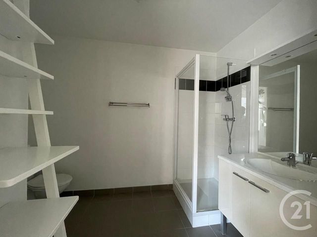 Appartement Studio à louer - 1 pièce - 34.0 m2 - REIMS - 51 - CHAMPAGNE-ARDENNE - Century 21 Martinot Immobilier