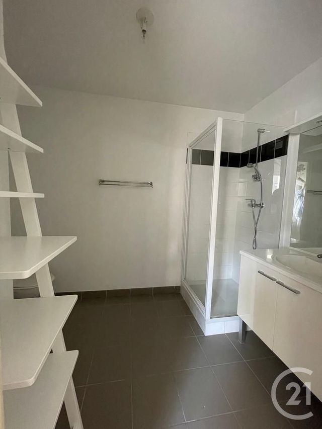 Appartement Studio à louer - 1 pièce - 34.0 m2 - REIMS - 51 - CHAMPAGNE-ARDENNE - Century 21 Martinot Immobilier