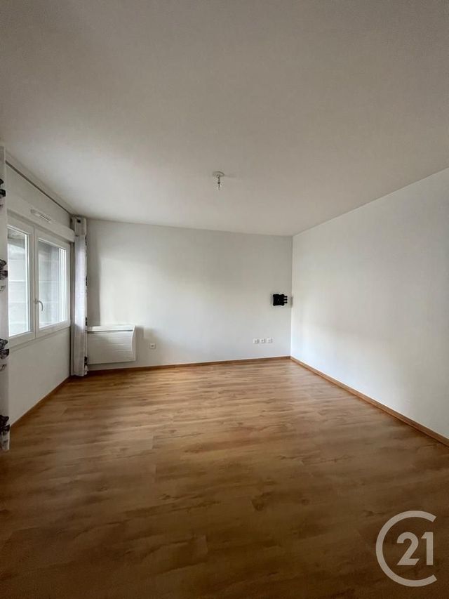 Appartement Studio à louer - 1 pièce - 34.0 m2 - REIMS - 51 - CHAMPAGNE-ARDENNE - Century 21 Martinot Immobilier