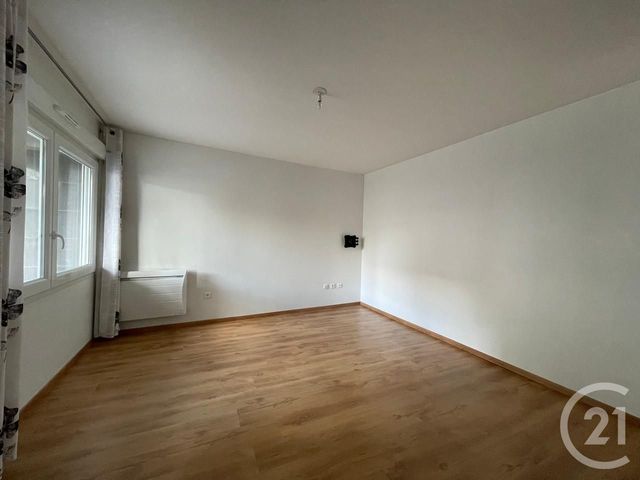 Appartement Studio à louer - 1 pièce - 34.0 m2 - REIMS - 51 - CHAMPAGNE-ARDENNE - Century 21 Martinot Immobilier
