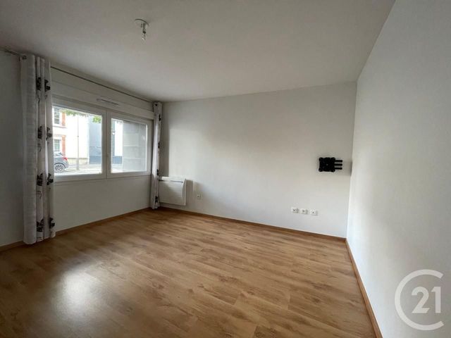 Appartement Studio à louer - 1 pièce - 34.0 m2 - REIMS - 51 - CHAMPAGNE-ARDENNE - Century 21 Martinot Immobilier