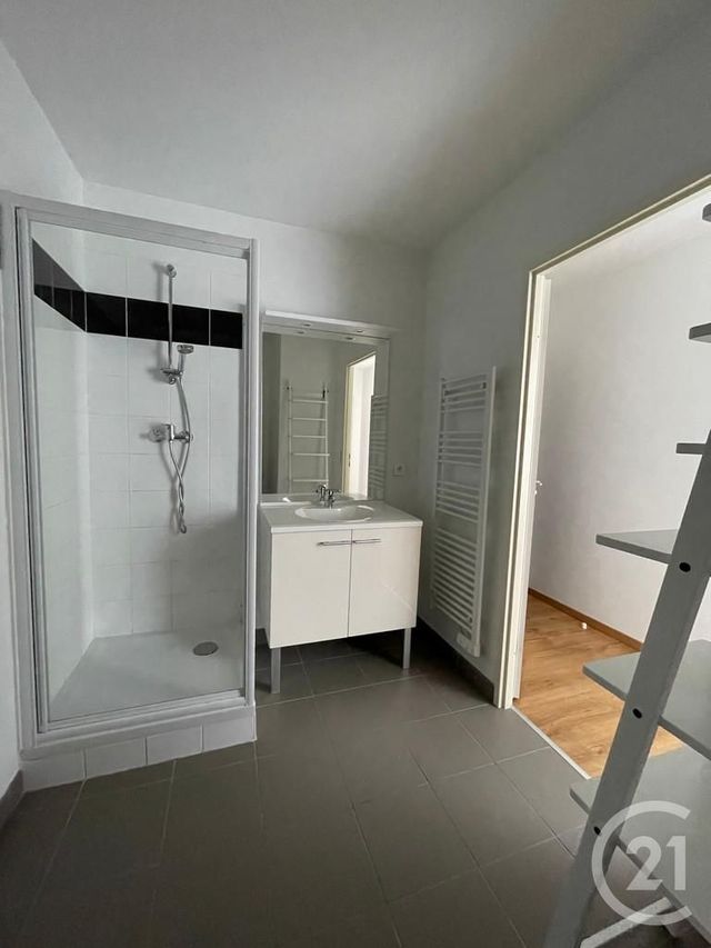 Appartement Studio à louer - 1 pièce - 34.0 m2 - REIMS - 51 - CHAMPAGNE-ARDENNE - Century 21 Martinot Immobilier
