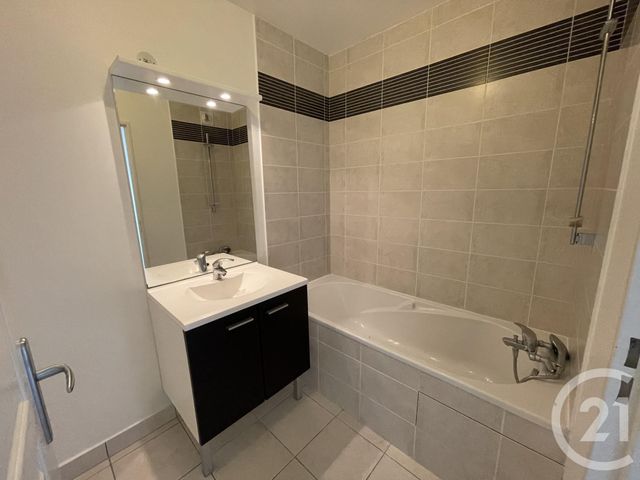 Appartement F3 à louer - 3 pièces - 63.0 m2 - REIMS - 51 - CHAMPAGNE-ARDENNE - Century 21 Martinot Immobilier