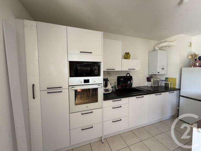 Appartement F3 à louer - 3 pièces - 63.0 m2 - REIMS - 51 - CHAMPAGNE-ARDENNE - Century 21 Martinot Immobilier