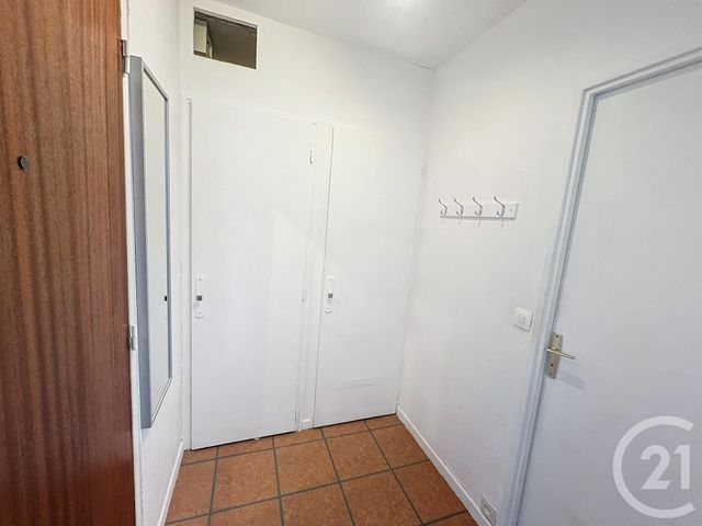 Appartement T1 à louer - 1 pièce - 28.6 m2 - REIMS - 51 - CHAMPAGNE-ARDENNE - Century 21 Martinot Immobilier