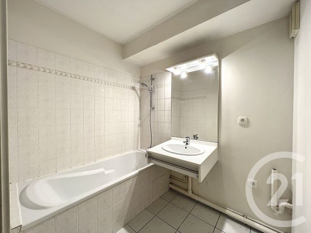 Appartement F2 à louer - 2 pièces - 45.3 m2 - REIMS - 51 - CHAMPAGNE-ARDENNE - Century 21 Martinot Immobilier