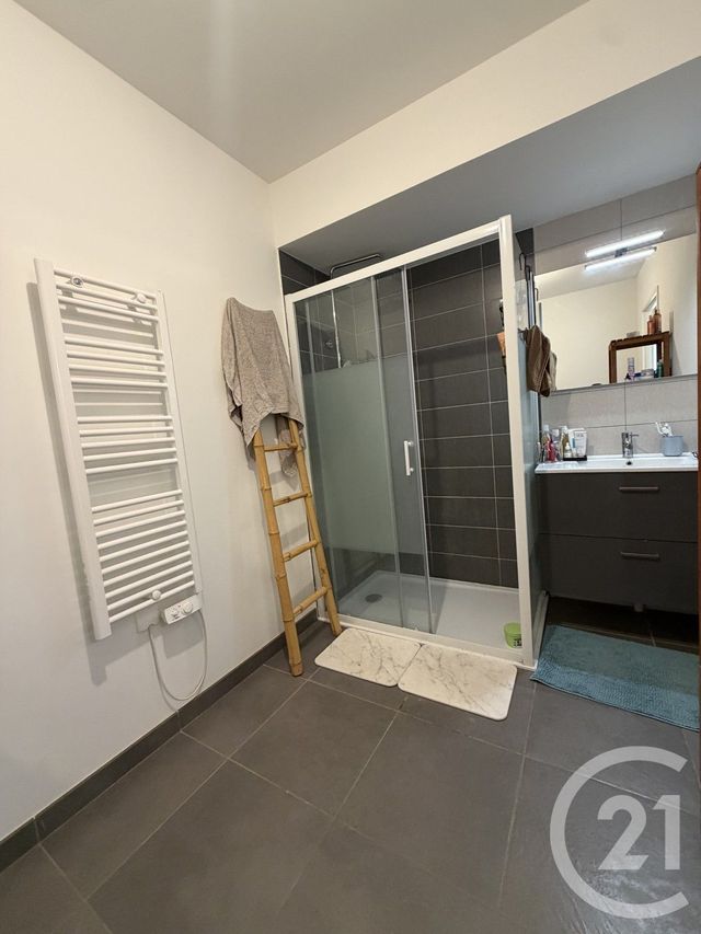 Appartement F3 à louer - 3 pièces - 65.13 m2 - BEZANNES - 51 - CHAMPAGNE-ARDENNE - Century 21 Martinot Immobilier