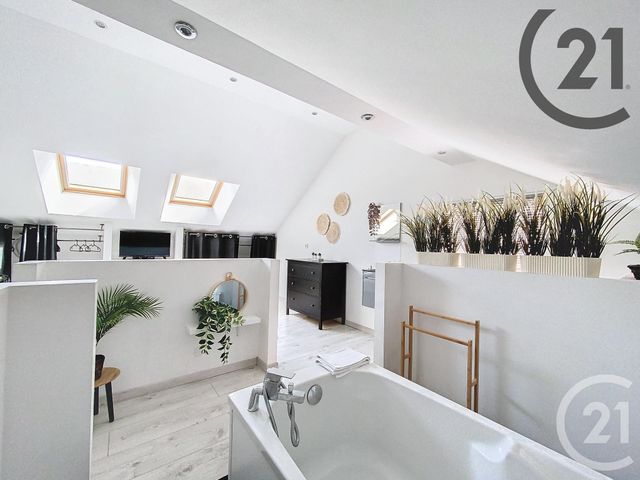Appartement F4 à louer - 3 pièces - 79.68 m2 - REIMS - 51 - CHAMPAGNE-ARDENNE - Century 21 Martinot Immobilier