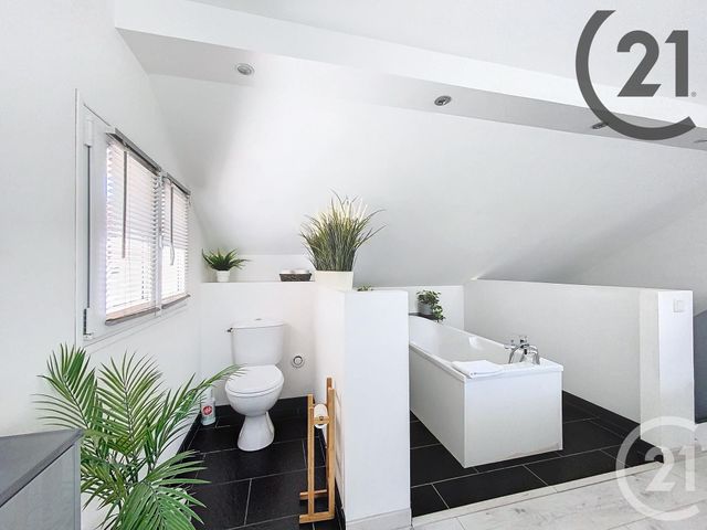 Appartement F4 à louer - 3 pièces - 79.68 m2 - REIMS - 51 - CHAMPAGNE-ARDENNE - Century 21 Martinot Immobilier