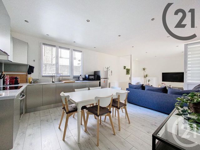 Appartement F4 à louer - 3 pièces - 79.68 m2 - REIMS - 51 - CHAMPAGNE-ARDENNE - Century 21 Martinot Immobilier