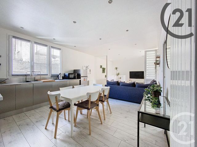 Appartement F4 à louer - 3 pièces - 79.68 m2 - REIMS - 51 - CHAMPAGNE-ARDENNE - Century 21 Martinot Immobilier